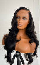 Charger l'image dans la galerie, lola perruque closure HD rawhair
